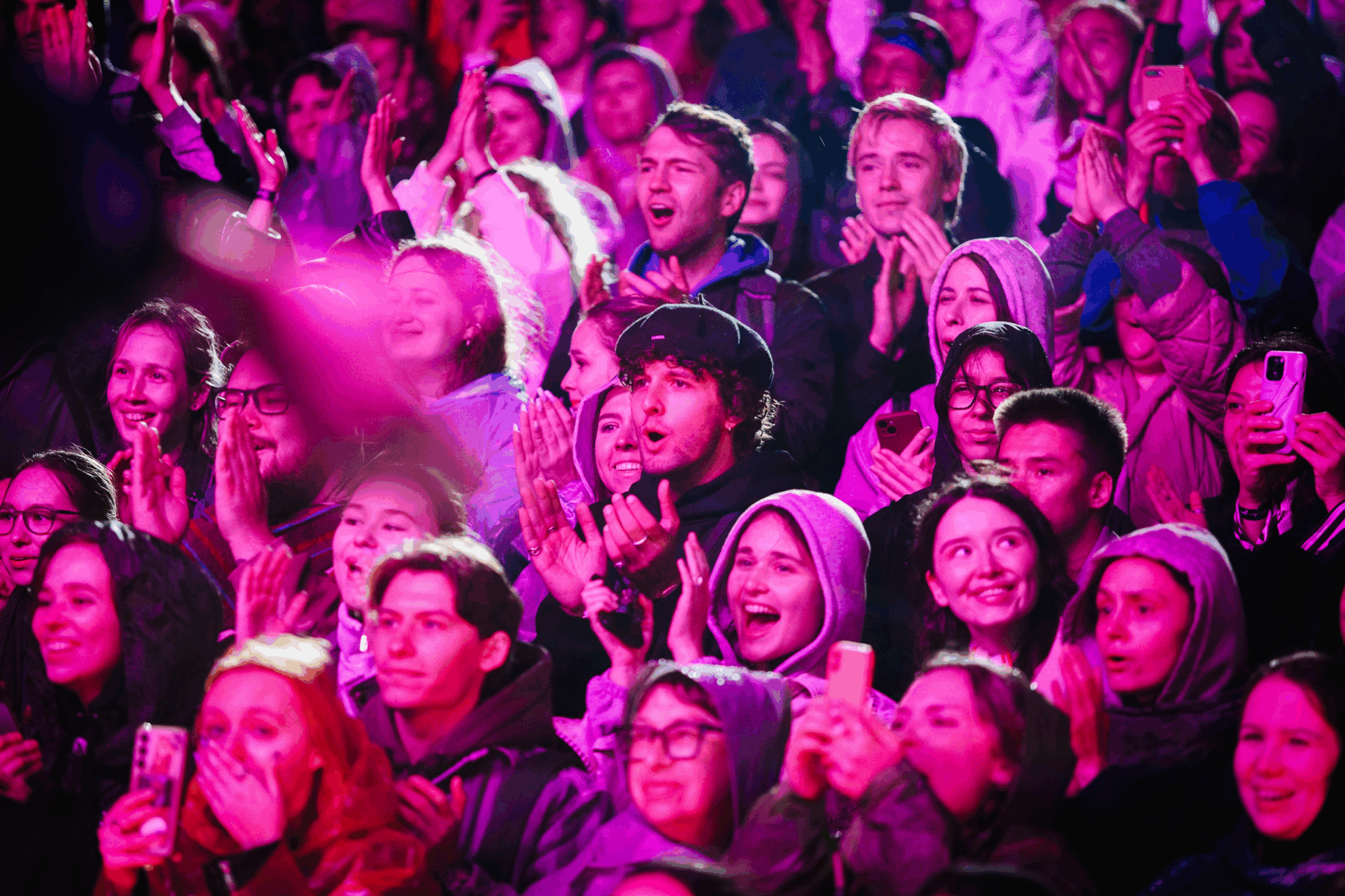 Антон тут рядом