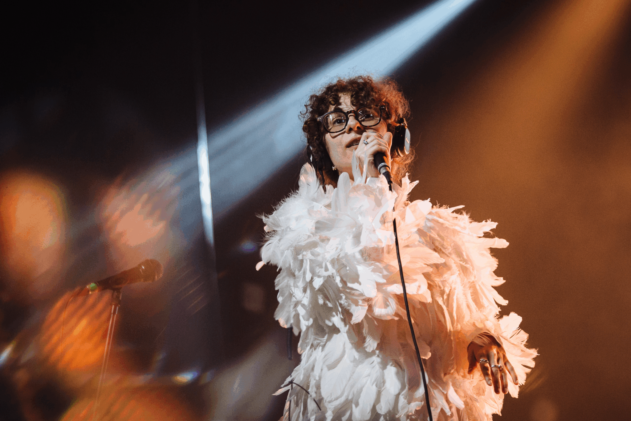 Антон тут рядом