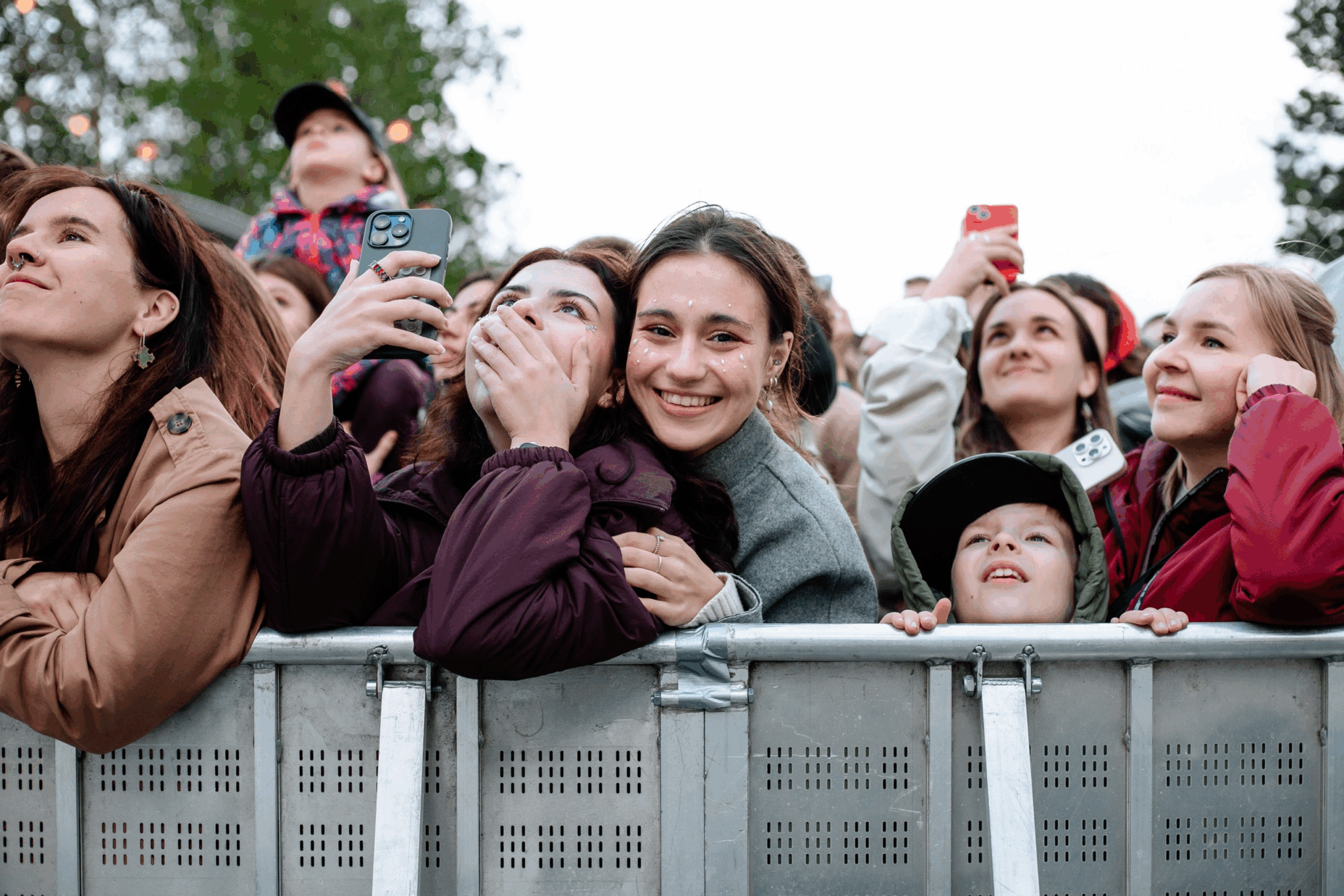 Антон тут рядом