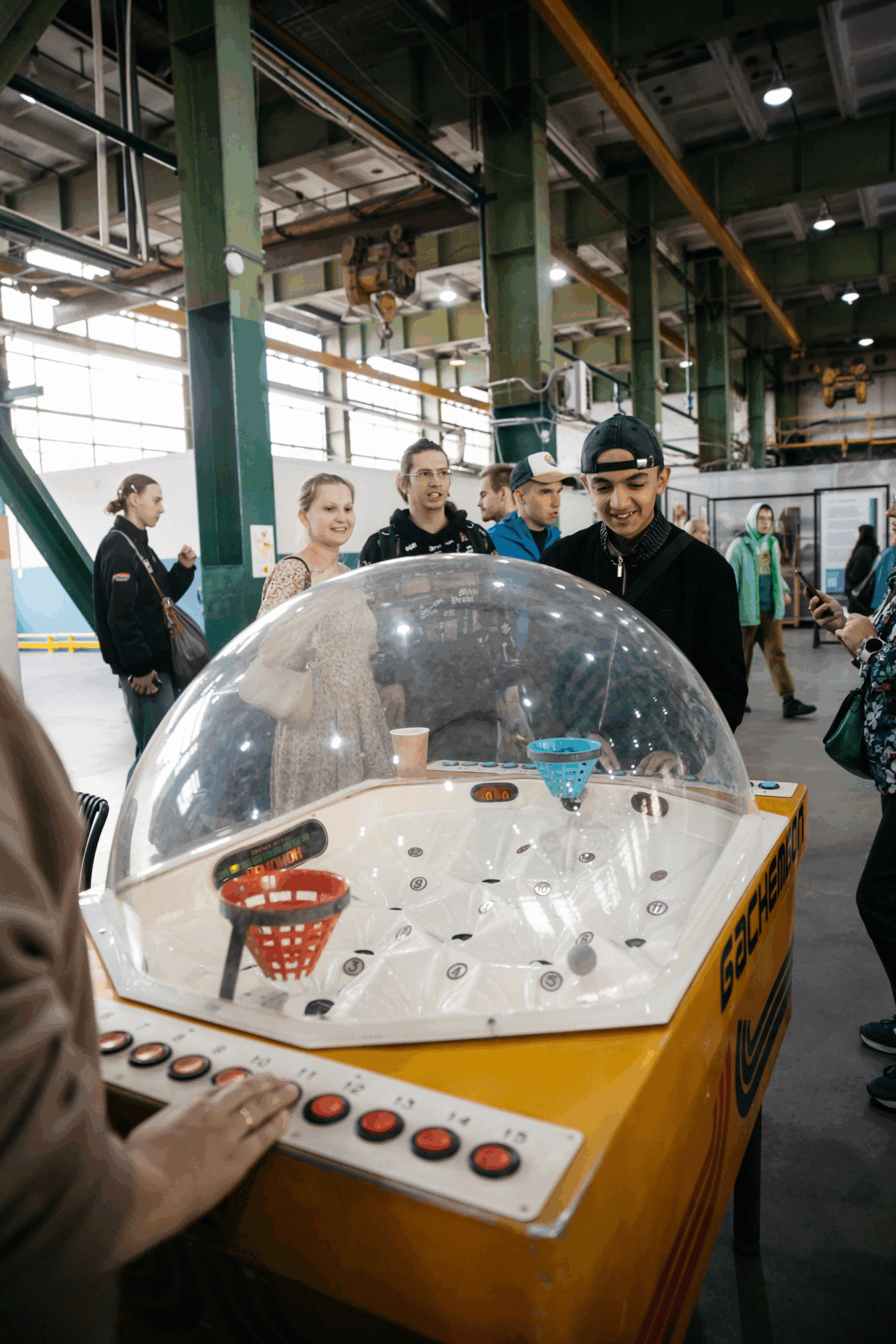 Антон тут рядом