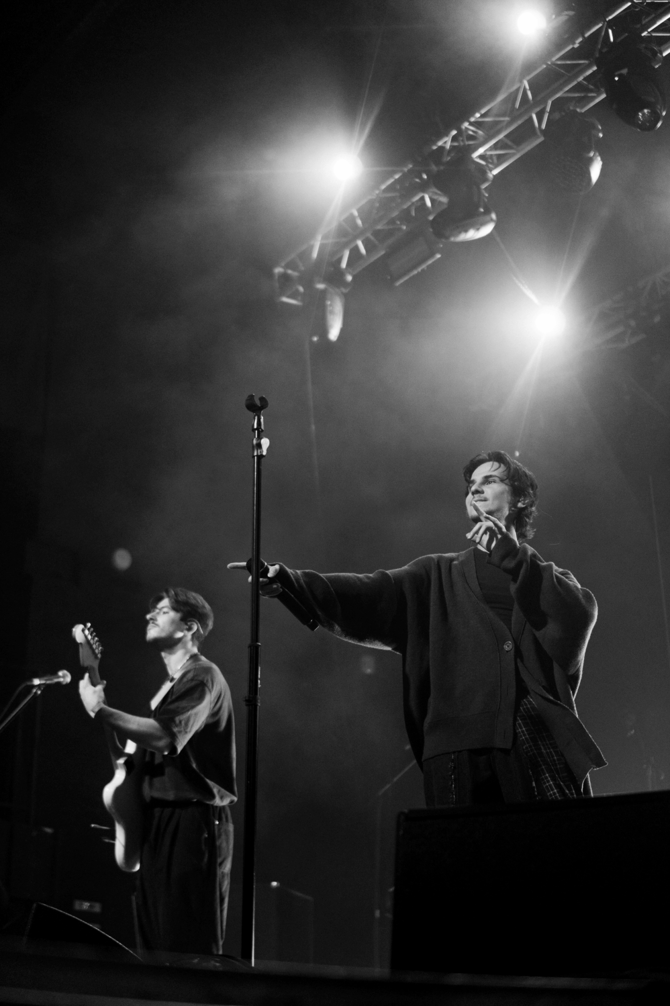 Антон тут рядом