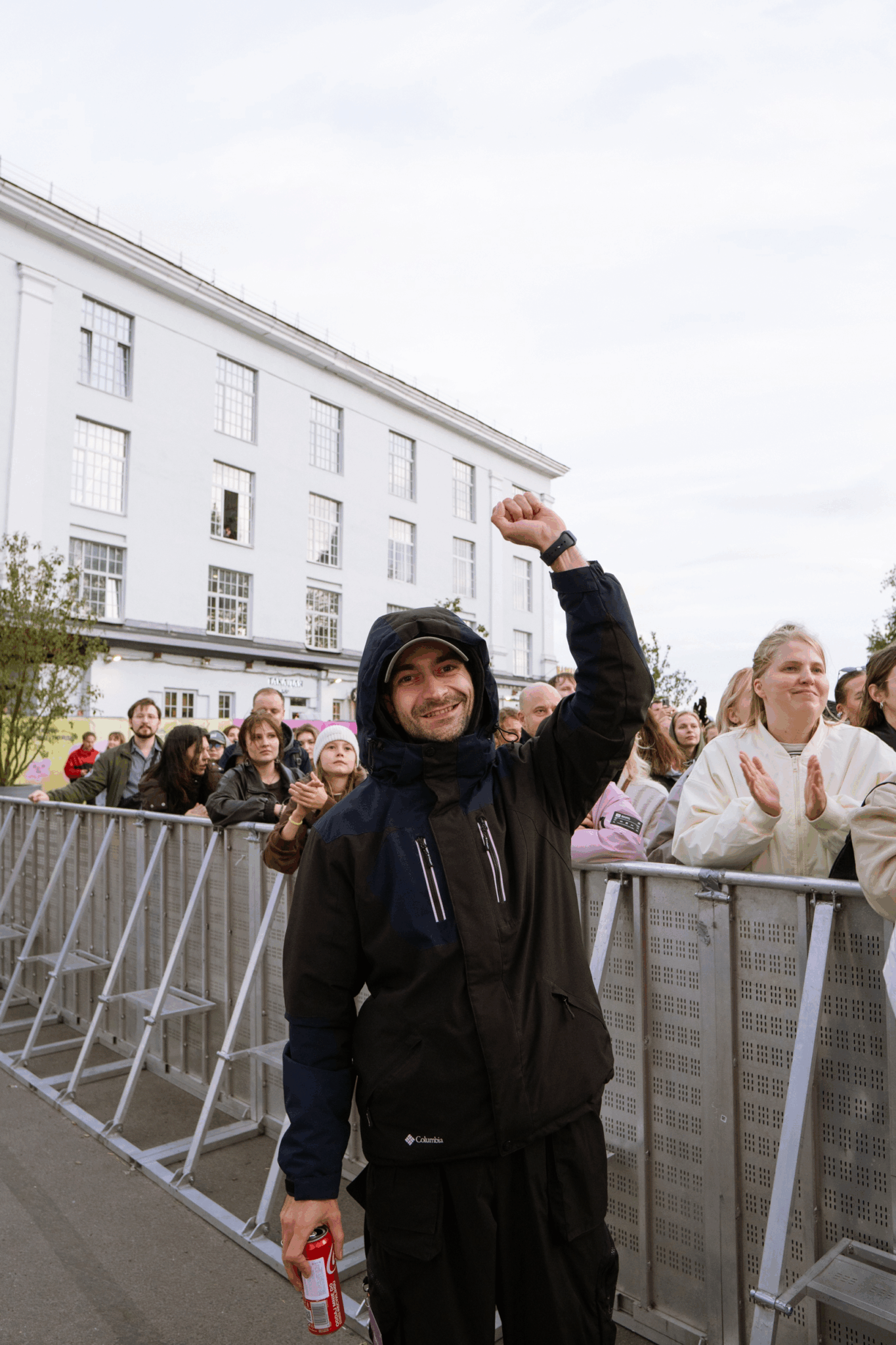 Антон тут рядом