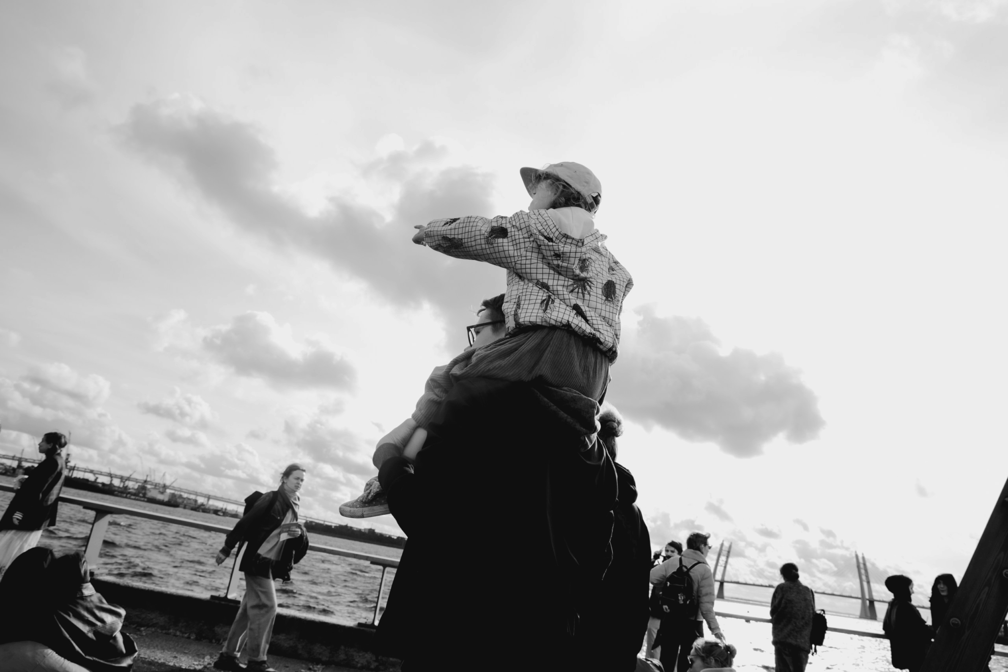 Антон тут рядом