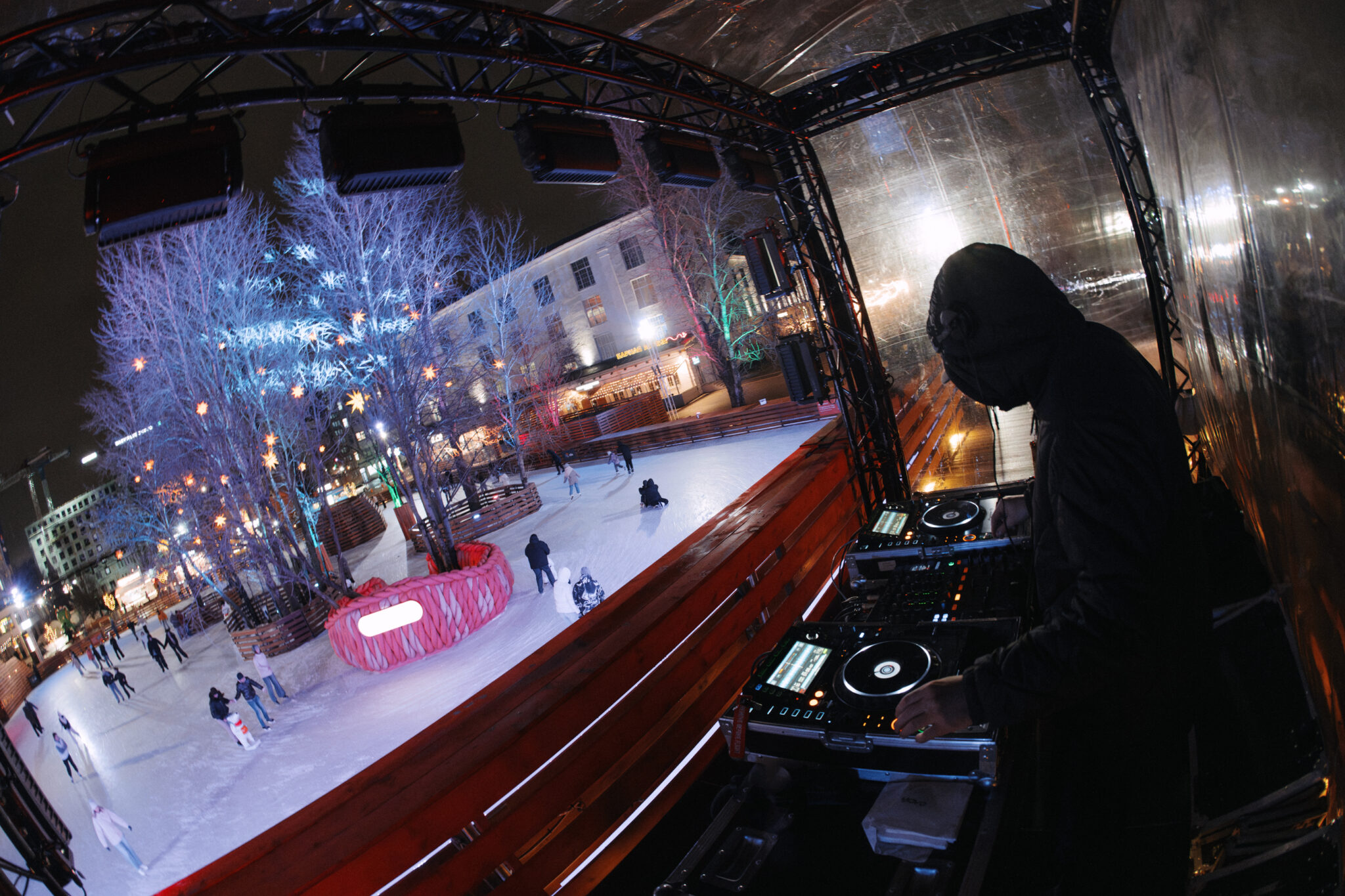 Вы на Катке у моря / night2day / 29.11